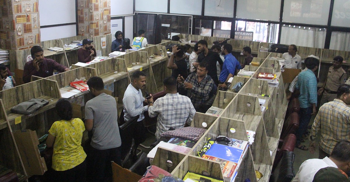 A team led by SDM Ghanshyam Dhangar carries out inspection of a coaching institute located in Bhanwarkuan area on Tuesday. 